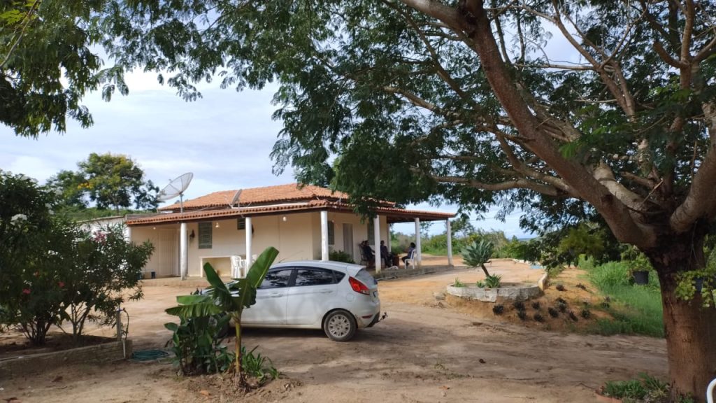 Fazendinha de 10 hectares a 8 km de conquista Fazendinha de 10 hectares a 8 km de conquista