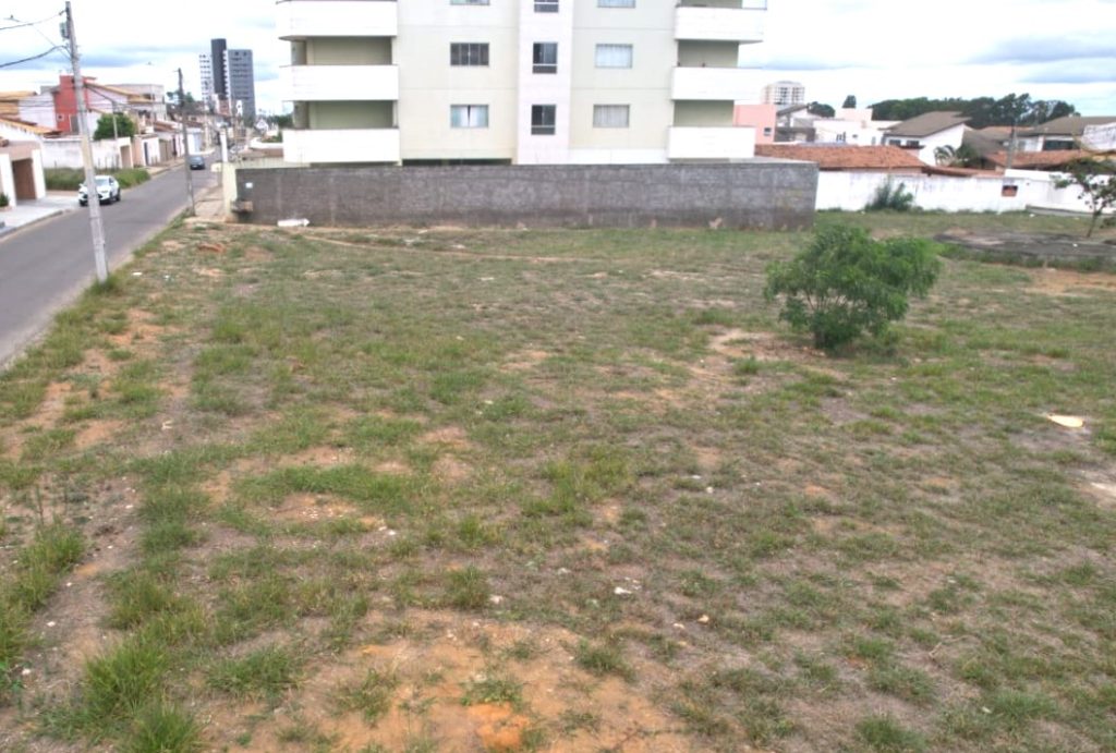 OPORTUNIDADE Terreno à venda no Candeias Metragem 12×30 = 360m²