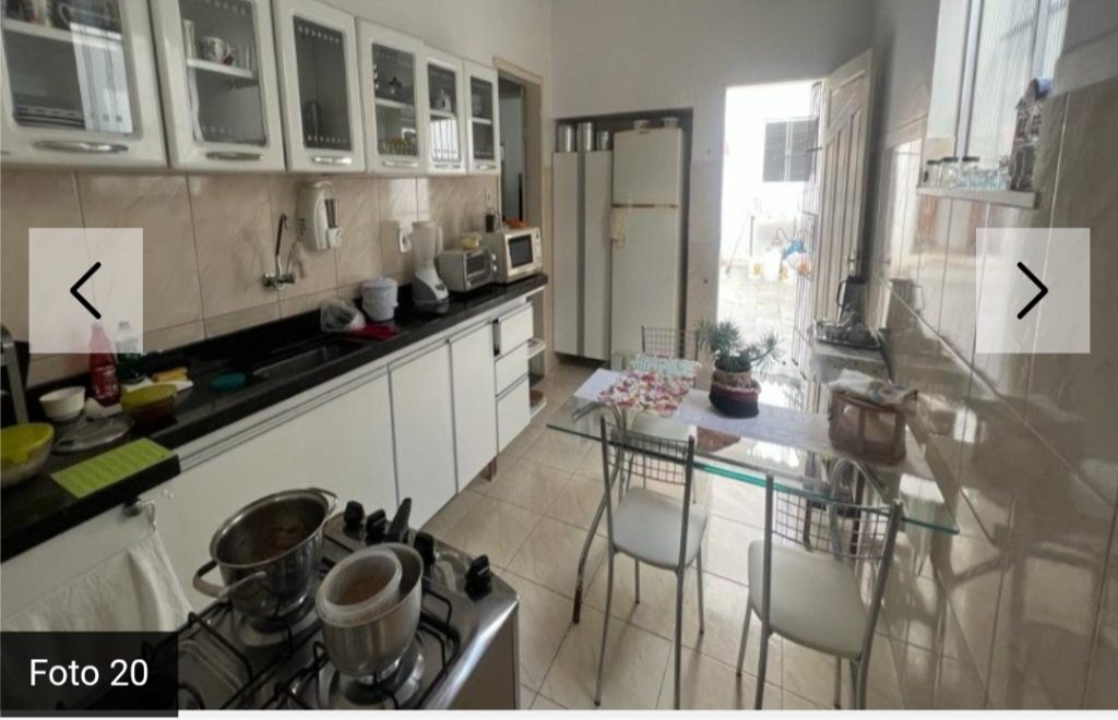 casa residencial/comercial, localizada em uma rua comercial com ótimas possibilidades para clinica e lojas! Com 200,00m2 de área casa residencial/comercial, localizada em uma rua comercial com ótimas possibilidades para clinica e lojas! Com 200,00m2 de área