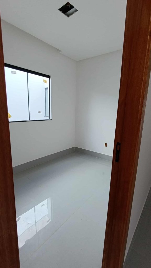Vende-se uma excelente casa no Bairro Felícia! informações: (77) 99124-3413