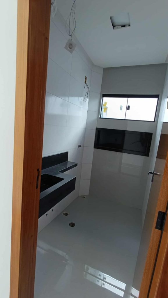 Vende-se uma excelente casa no Bairro Felícia! informações: (77) 99124-3413