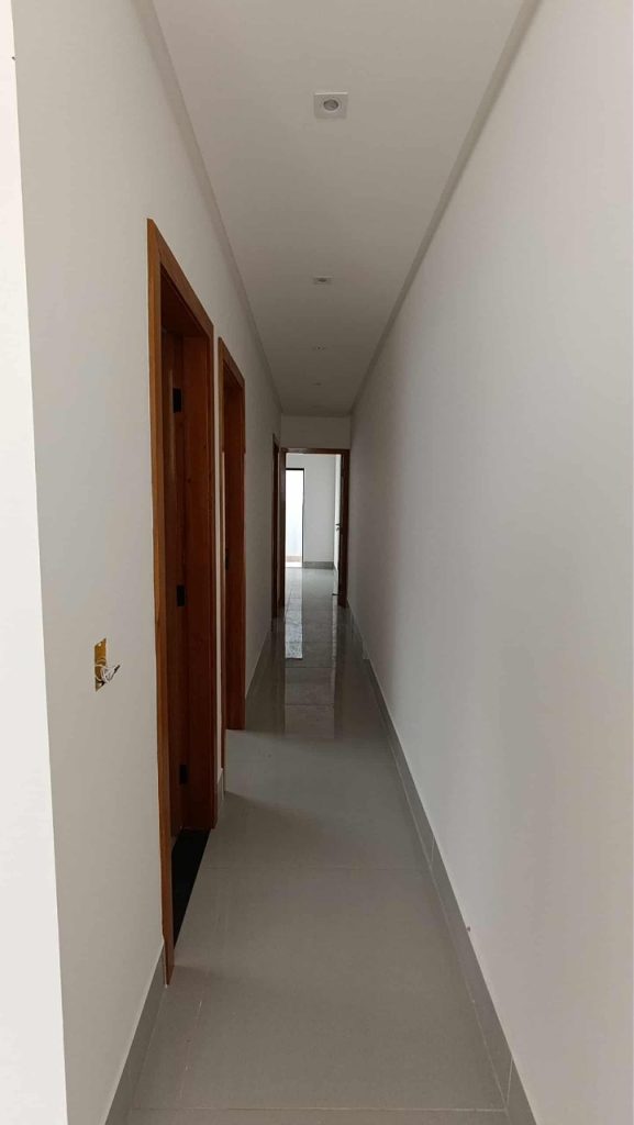 Vende-se uma excelente casa no Bairro Felícia! informações: (77) 99124-3413