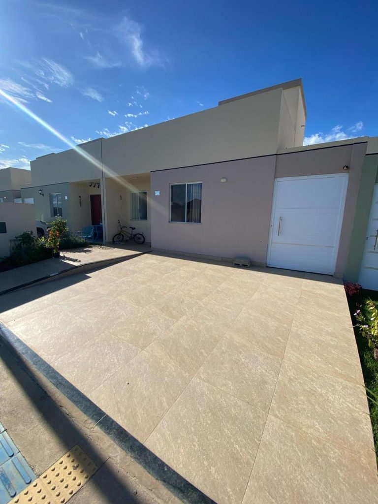 Casa no Condomínio Sevilha, informações: 77 99124-3413