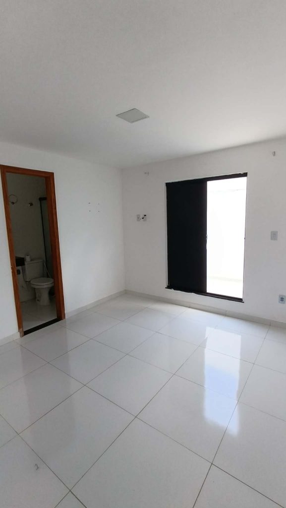 Casa à venda no bairro Ailton Senna, em ótima localização, próxima à fábrica Dass