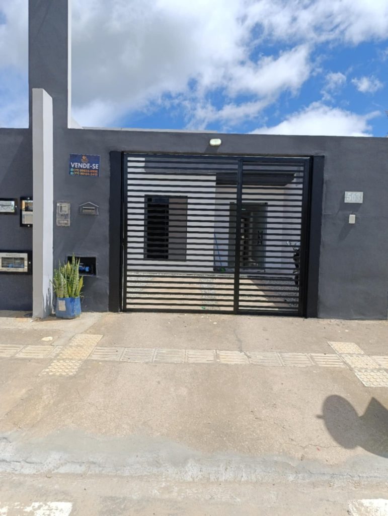 Casa à venda no bairro Ailton Senna, em ótima localização, próxima à fábrica Dass