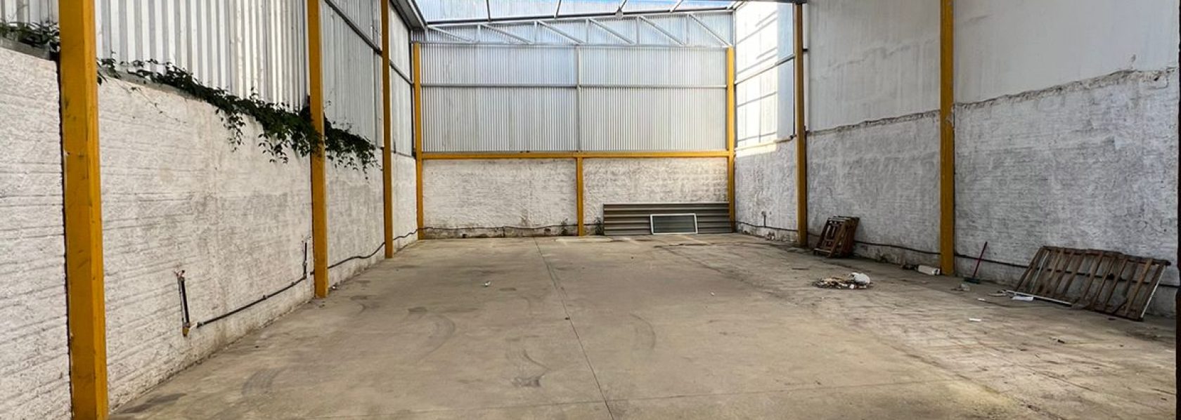 GALPÃO á venda com 200m²